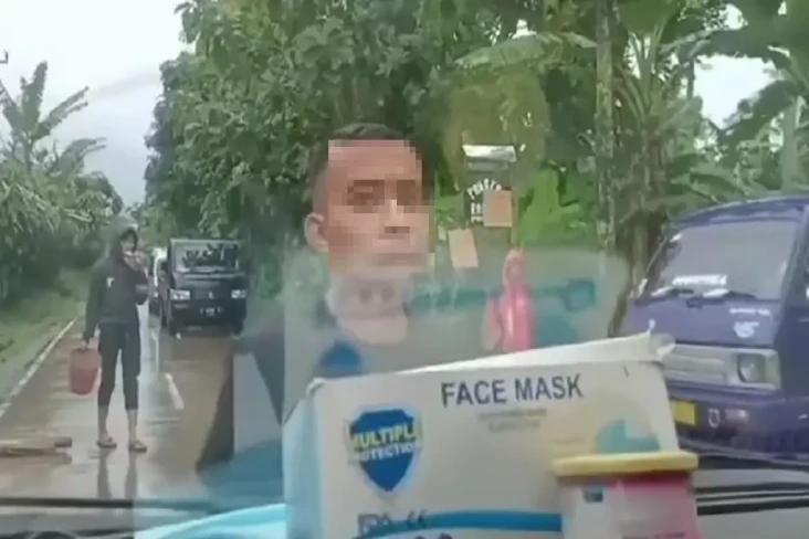Cegat Mobil Pengangkut...