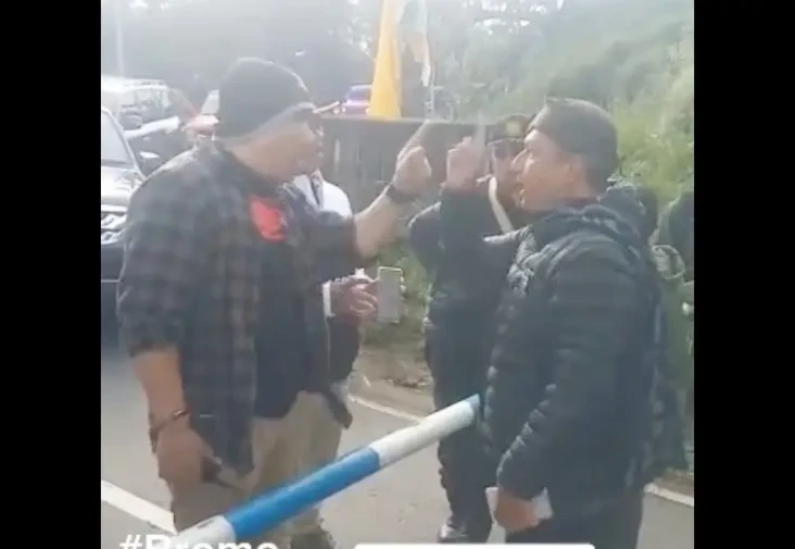Viral Wisatawan Bromo...