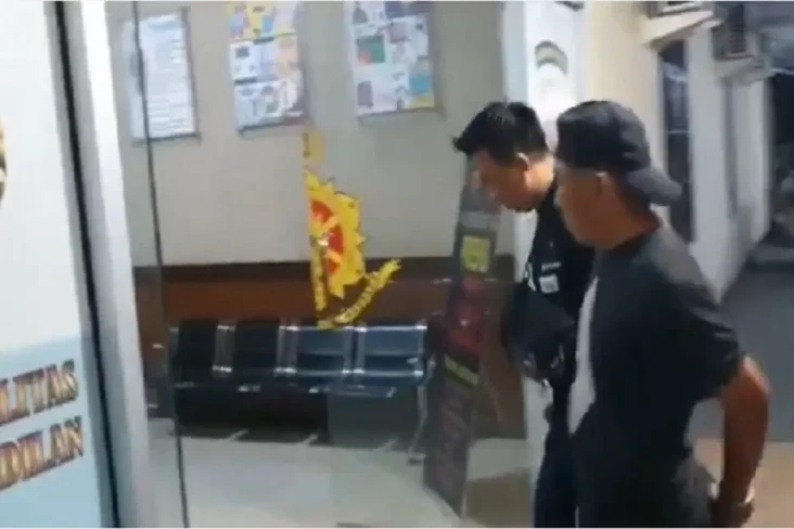 Cabuli Bocah Laki-laki...