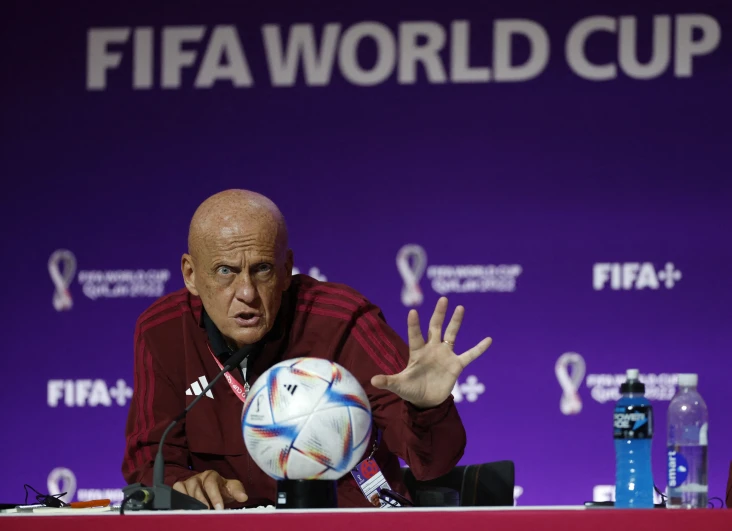 Profil Pierluigi Collina,...