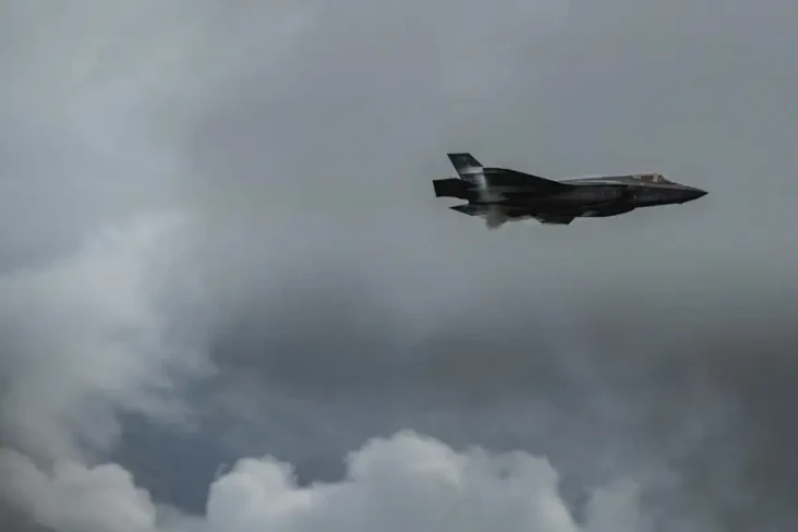 Jet Tempur Siluman F-35A...