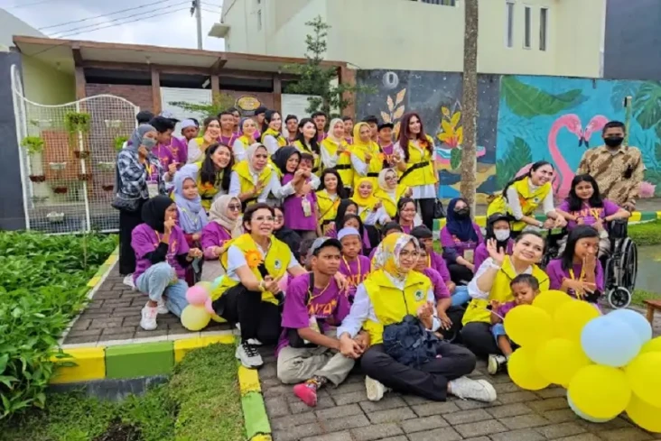 PGB dan LPA Jatim Serahkan...