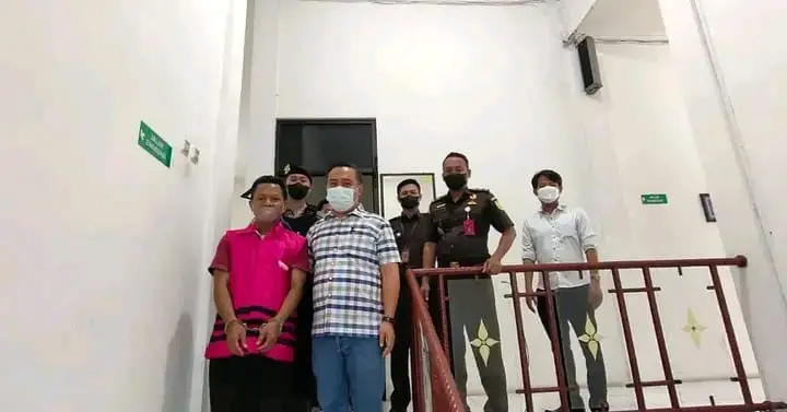 Baru Bebas Penjara,...
