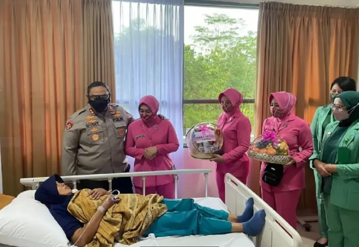 8 Penumpang Tewas, Pengemudi...