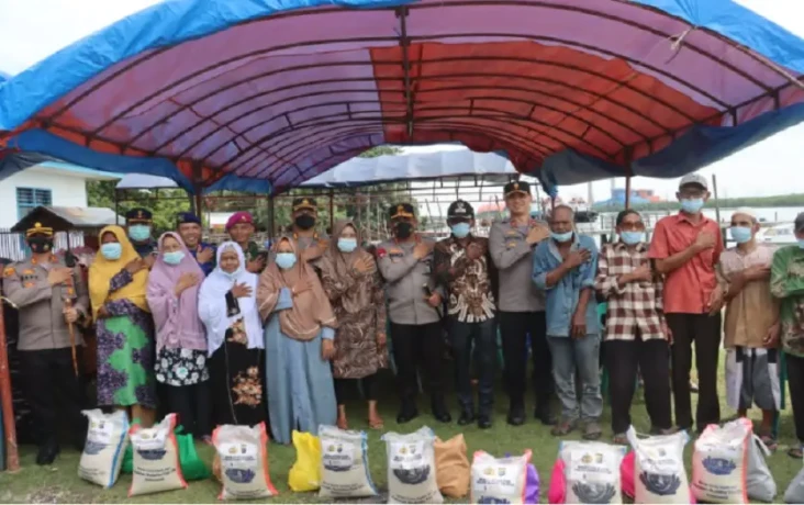 Polda Sumut Salurkan...