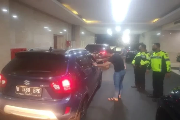 Bareskrim Tahan Buronan...