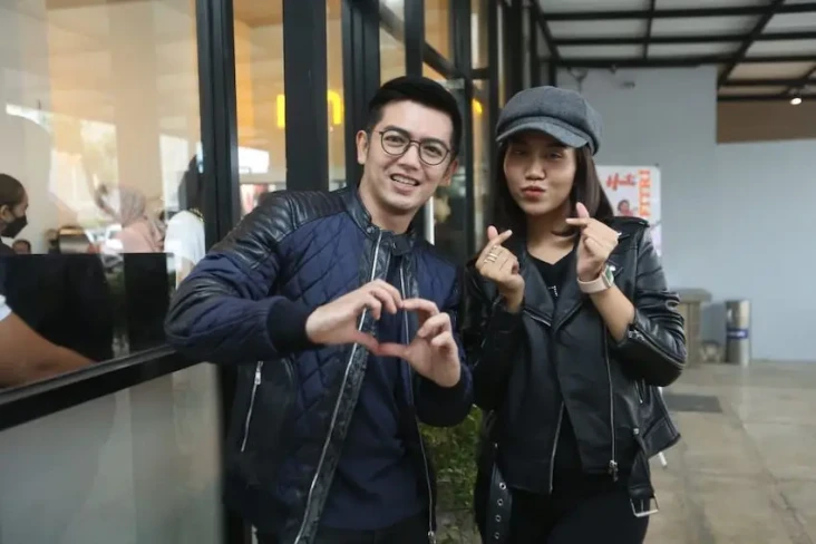 Peringati 1 Tahun Vanessa...