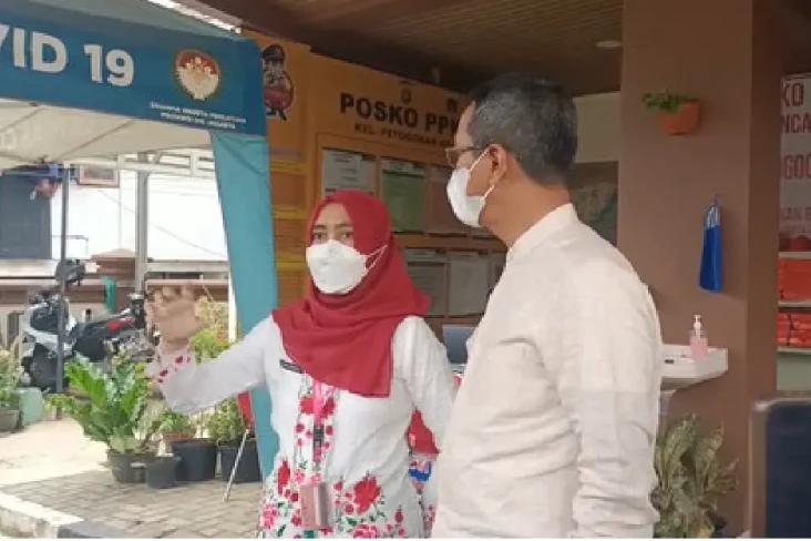 Bu Lurah Petogogan Datang...