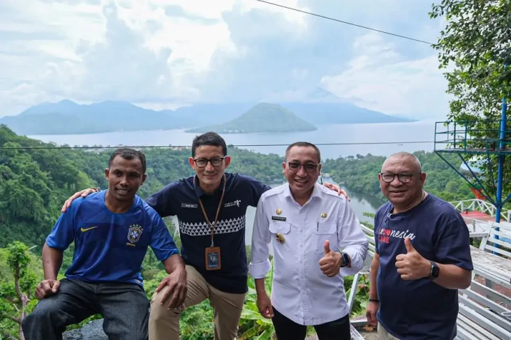 Nikmati Keindahan Pulau...