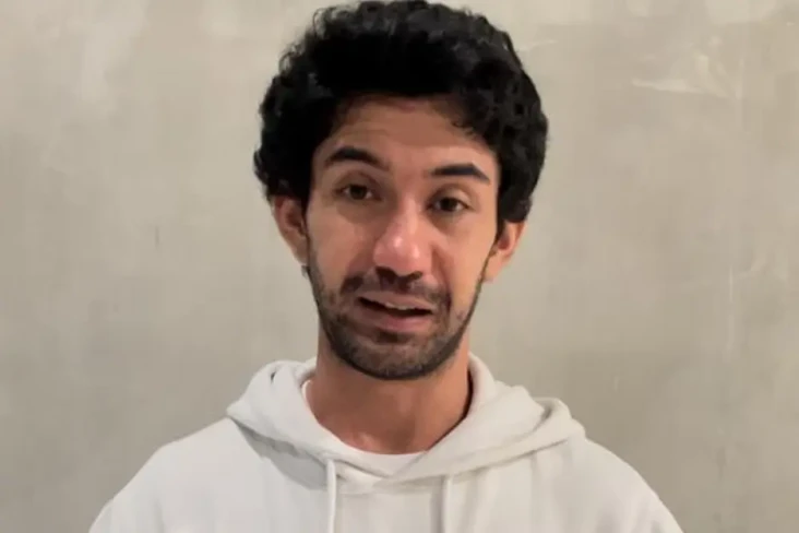 Reza Rahadian Hadapi...