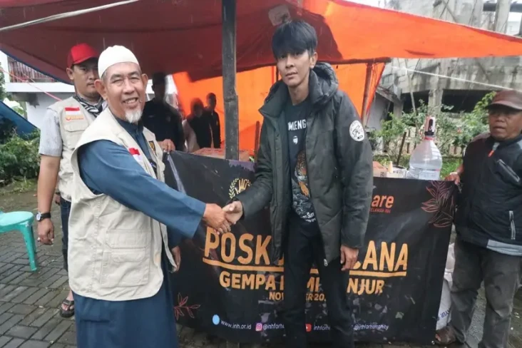 INH Salurkan Bantuan...
