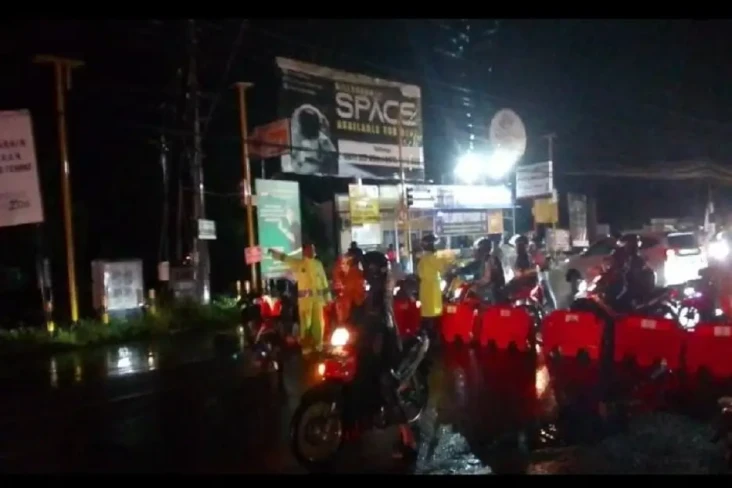 Tebing Longsor, Polisi...