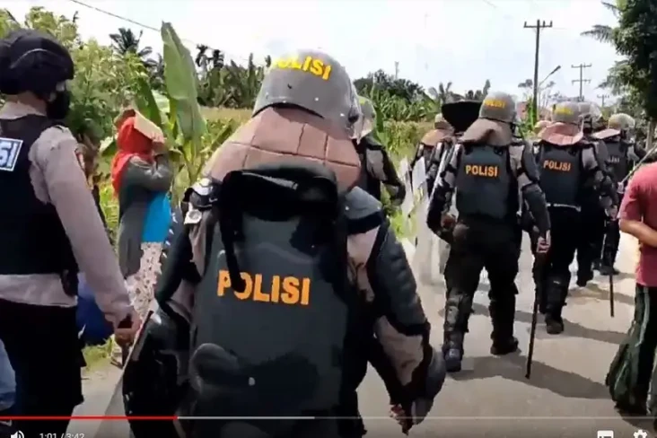 Mencekam, 2 Kelompok...