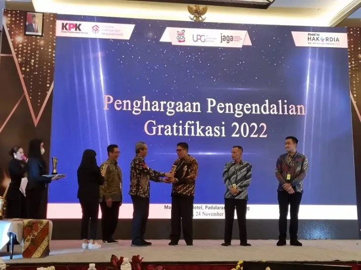Sukses Kendalikan Gratifikasi,...