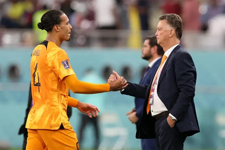 Louis van Gaal Akui...