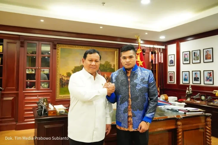 Idolakan Prabowo, Petarung...