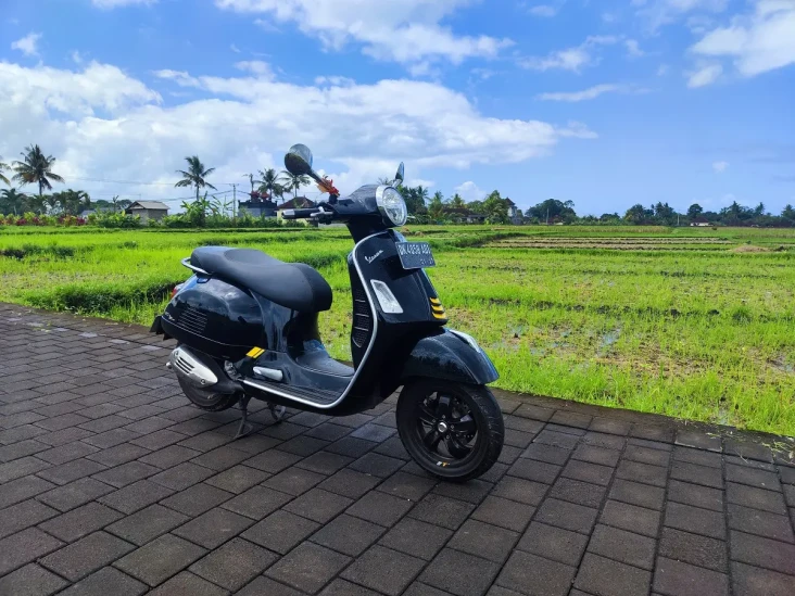 Test Ride Vespa GTS...