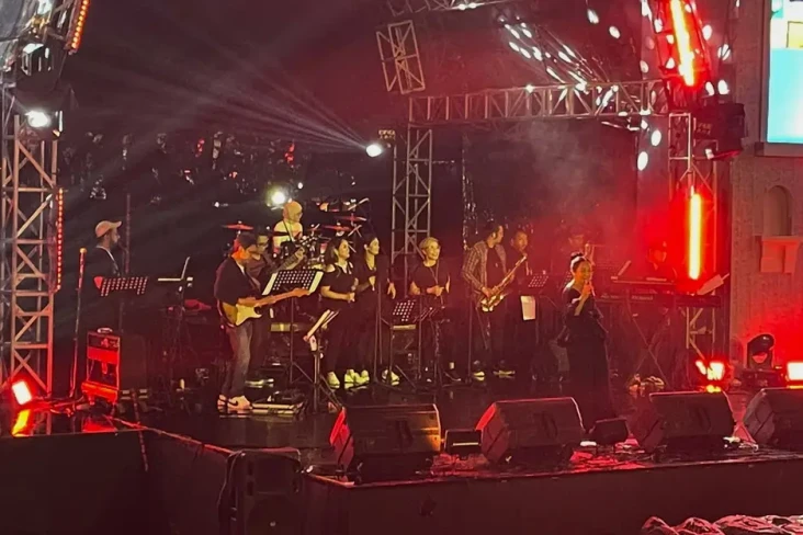 Sajikan Lagu Lawas,...
