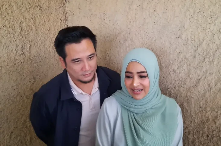23 Tahun Hidup Bersama,...