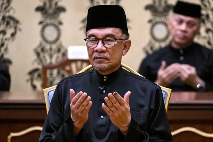 6 Fakta tentang Anwar...
