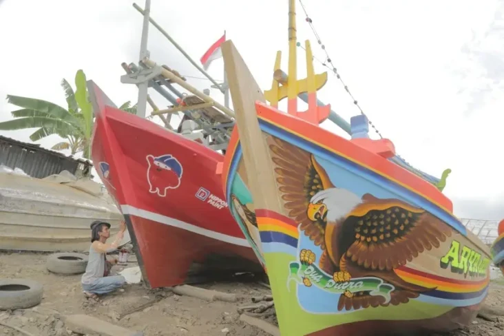 552 Kapal Nelayan Tradisional...