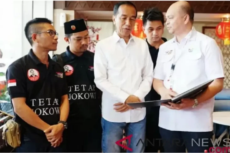 Jokowi Dinilai Beri...