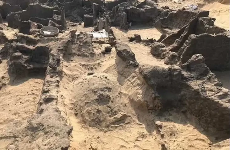 Arkeolog Mesir Temukan...