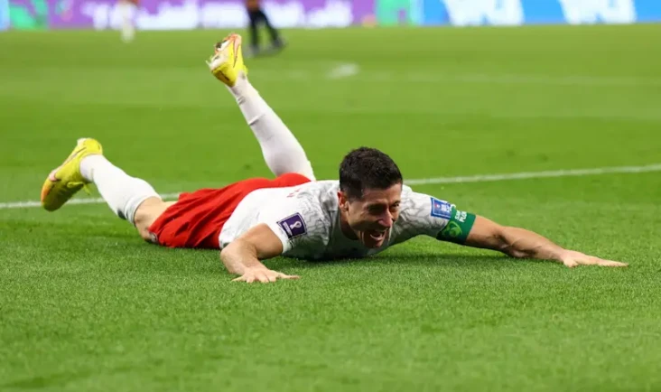 Robert Lewandowski Akhiri...
