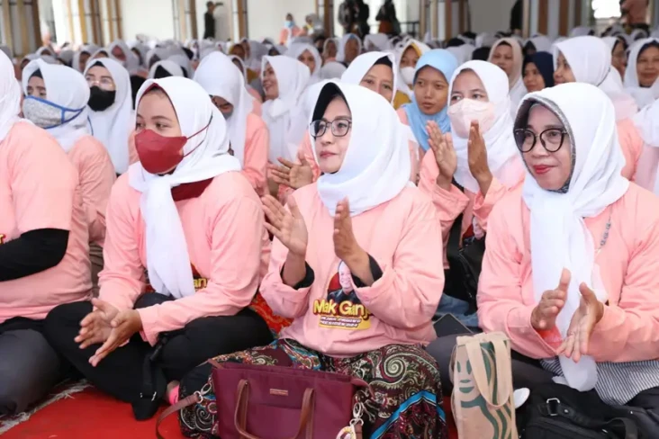 Relawan Mak Ganjar Gelar...