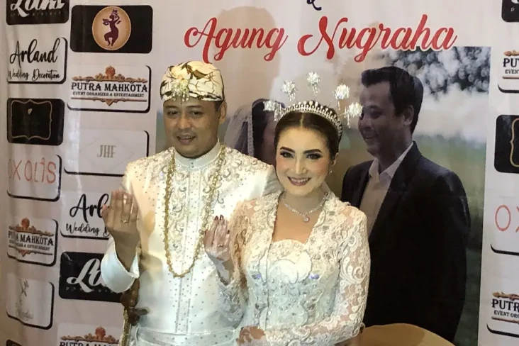 Menikah dengan Agung...