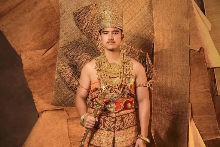 Kaesang Pangarep Bantu...