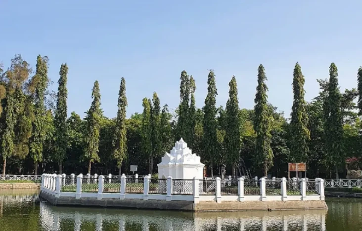 Taman Putroe Phang,...