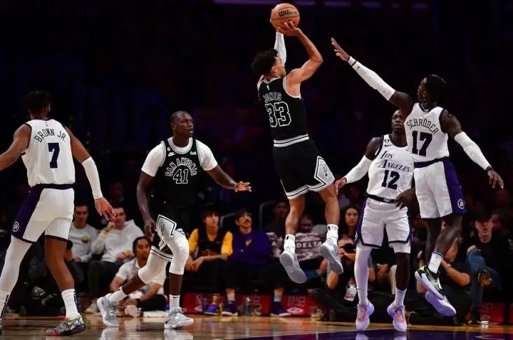 Hasil NBA, Minggu (27/11/2022):...