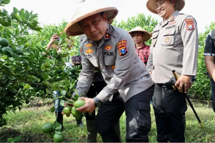 Kapolda Jatim Cicipi...
