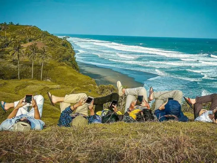 3 Wisata Pantai Cianjur...
