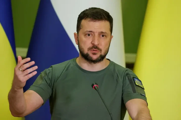 Zelensky: Rusia Siapkan...