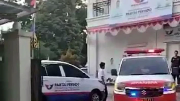 Perindo Operasikan Ambulans...