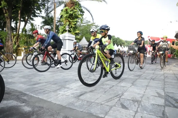 Pemkot Surabaya Kenalkan...