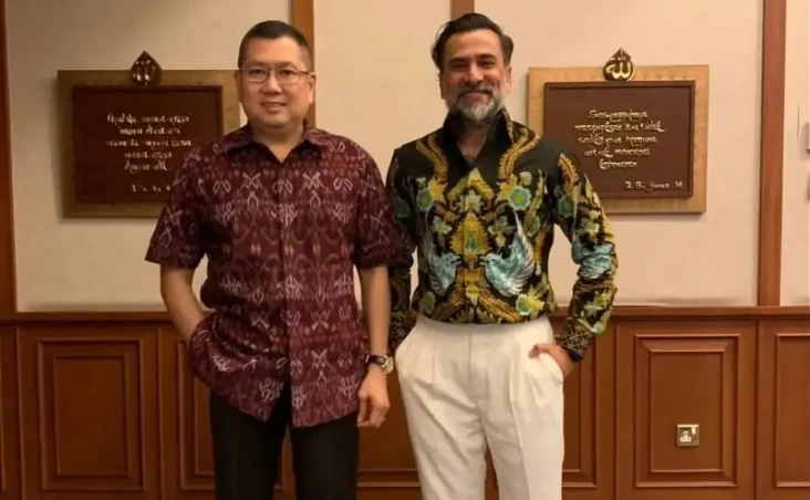 HT Diskusi Politik dengan...