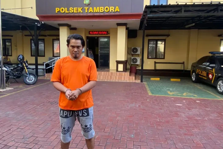 Ajak Mandi Bareng, Tunawicara...