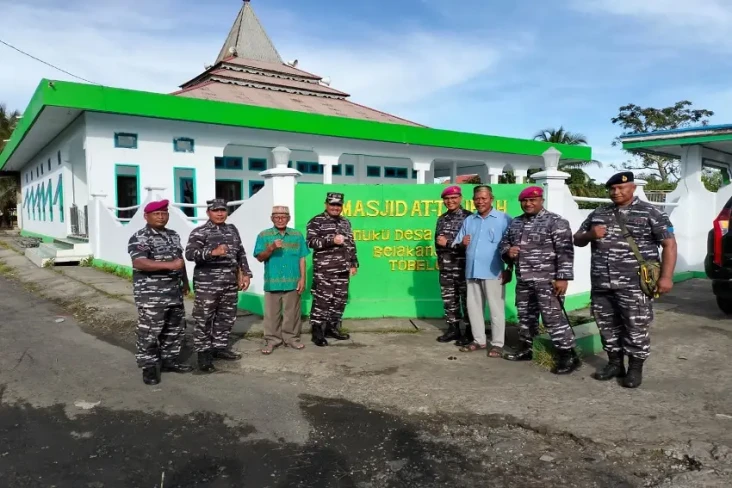 TNI Angkatan Laut Renovasi...
