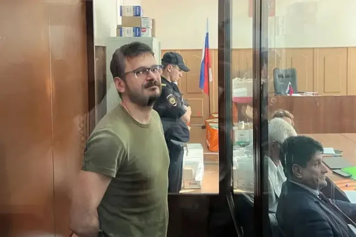 Masa Penahanan Kritikus...