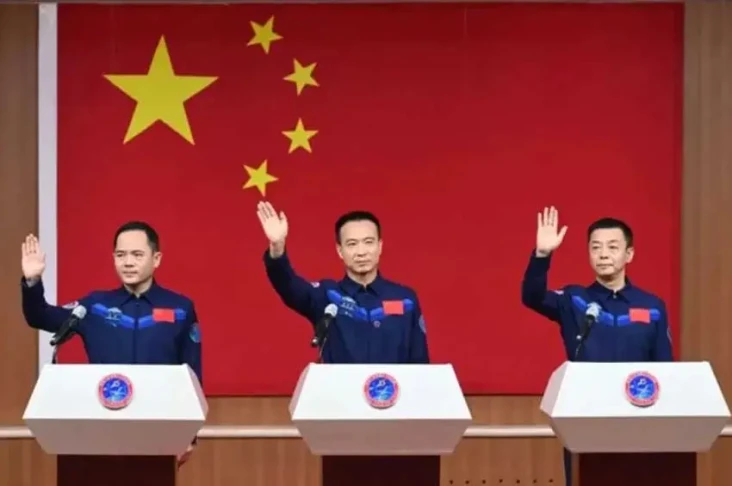 China Perkenalkan 3...