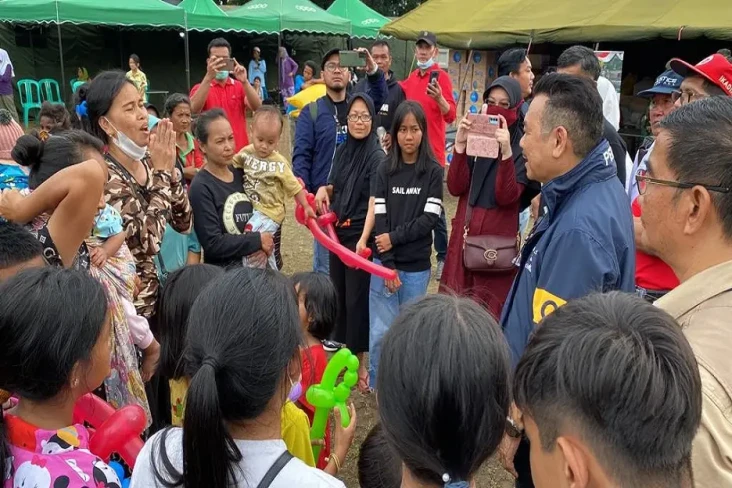 Peradi Salurkan Ribuan...
