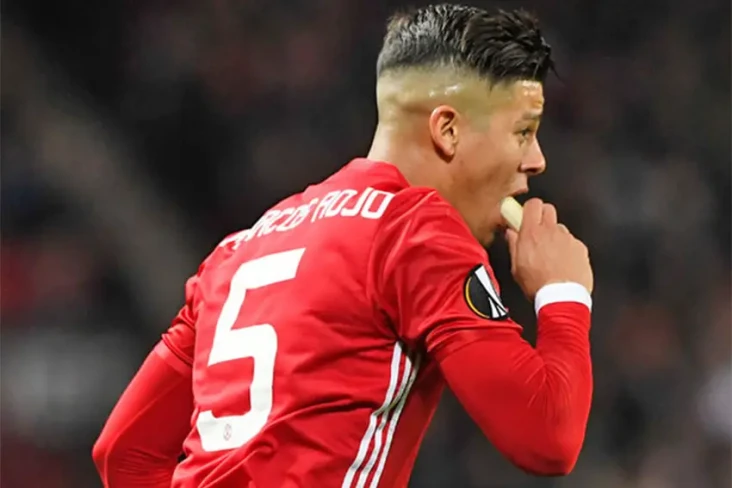 Mengapa Pemain Sepakbola...