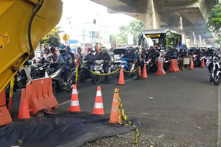 Jalan KH Soleh Iskandar...