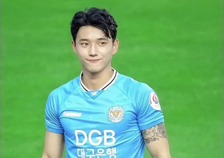 Mirip Bintang Drakor,...