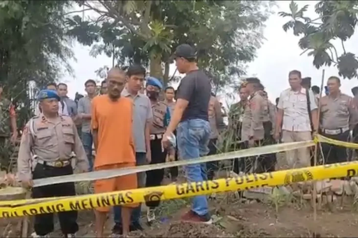 Anak Bunuh Bapak di...
