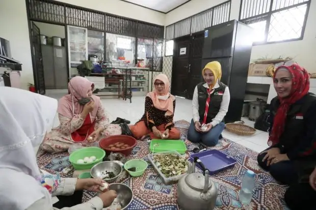 Tinjau Warga Terdampak...