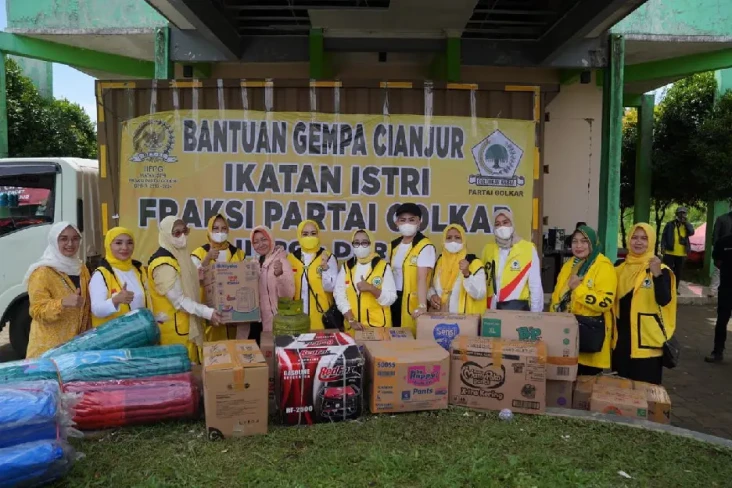 IIFPG DPR Serahkan Bantuan...